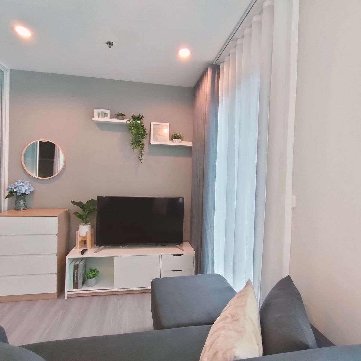 For RentCondoRama9, Petchburi, RCA : [[Rent]] Condo near Airport Link Ramkhamhaeng Condo The Base Rama 9, Ramkhamhaeng, beautifully composed 📌✨