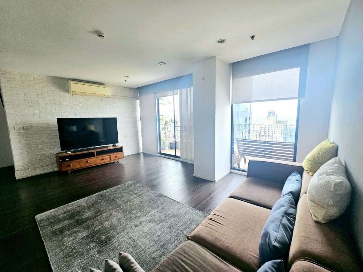 ขายคอนโดสุขุมวิท อโศก ทองหล่อ : SALE Condo The Icon3 ทองหล่อ ห้องมุม 89.45ตรม. ชั้น32 ห้องสวยสุดๆ สงบ ให้เฟอร์จัดเต็ม