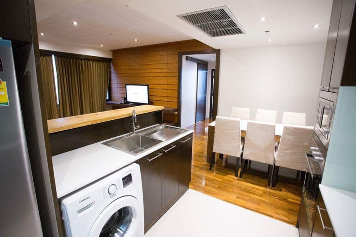 ขายคอนโดสาทร นราธิวาส : Baan Piya Sathorn / ห้องสภาพดี ใกล้ BTS ช่องนนทรี เซนต์หลุยส์ / 2 นอน 93 ตร.ม. โทร 0937890899