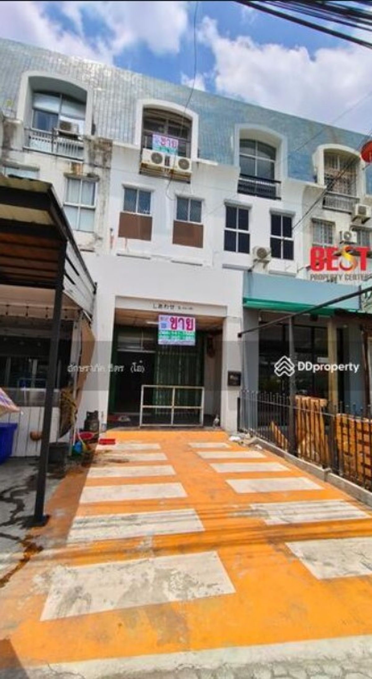 For SaleShop HouseChokchai 4, Ladprao 71, Ladprao 48, : Commercial building for sale, Lat Phrao 71, 4 floors 18 sq.w. 3.7 minus.