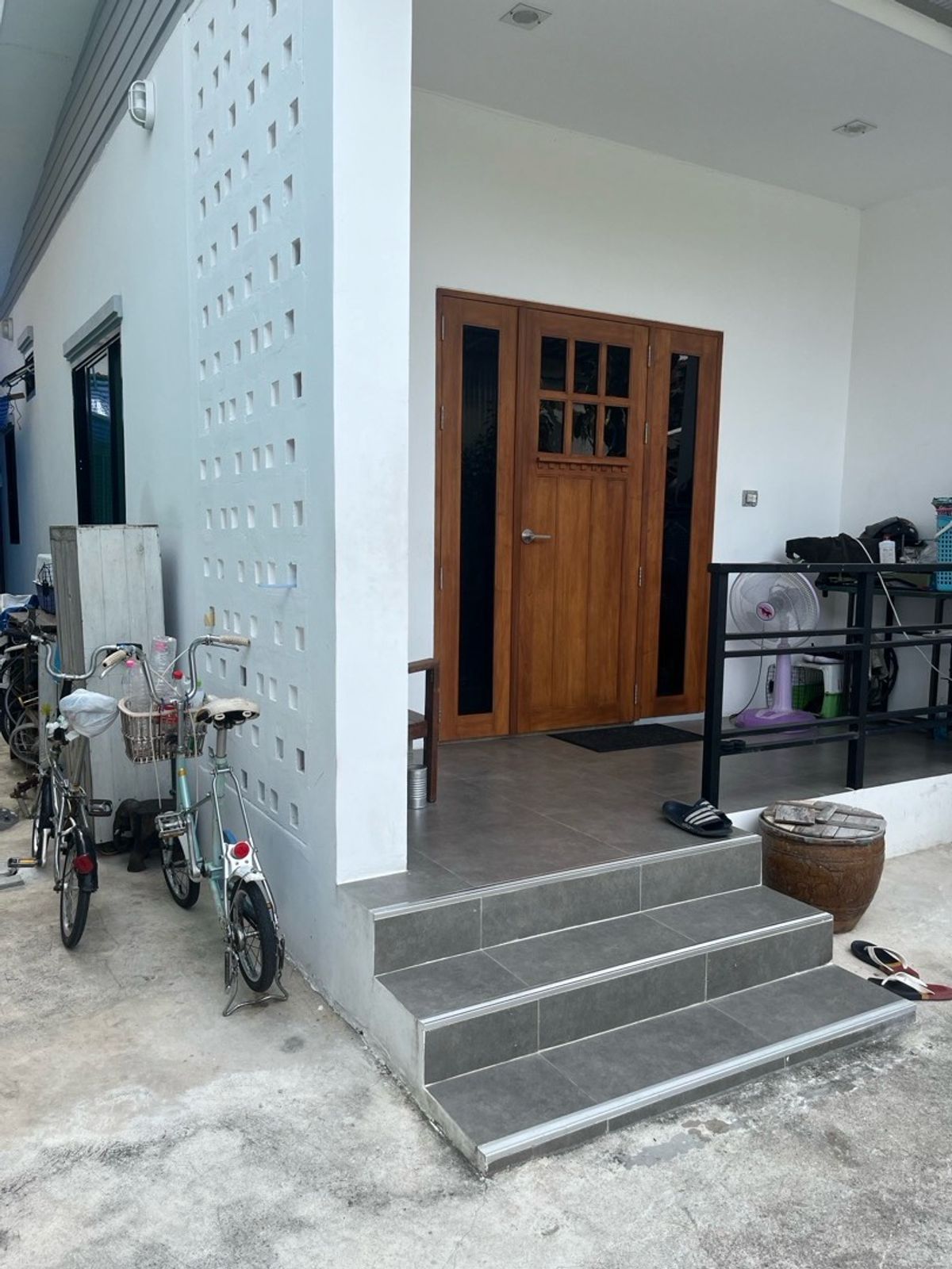 For SaleHouseRathburana, Suksawat : Single-class detached house for sale with 1 tenant, ready to be on the road. Visit Pracha Uthit 69 Intersection 16-3 Price 4.7 L. 0648914530