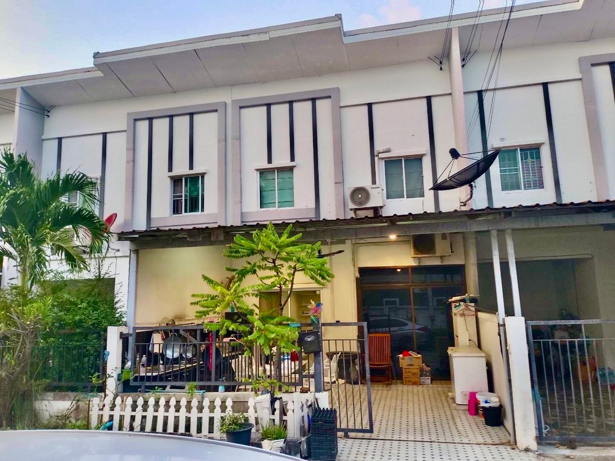 ขายทาวน์โฮมนนทบุรี บางใหญ่ บางบัวทอง : ขายทาวน์โฮม ไลโอนอฟ วงแหวน-ปิ่นเกล้า (พระนอน) บ้านสวย พร้อมบิ้วอิน