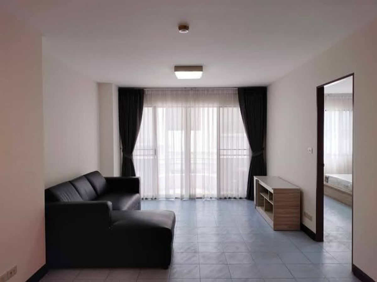 For RentCondoWongwianyai, Charoennakor : Low-Rise condo, strongest location, Sathorn, near BTS, ready to enter Sathorn Place