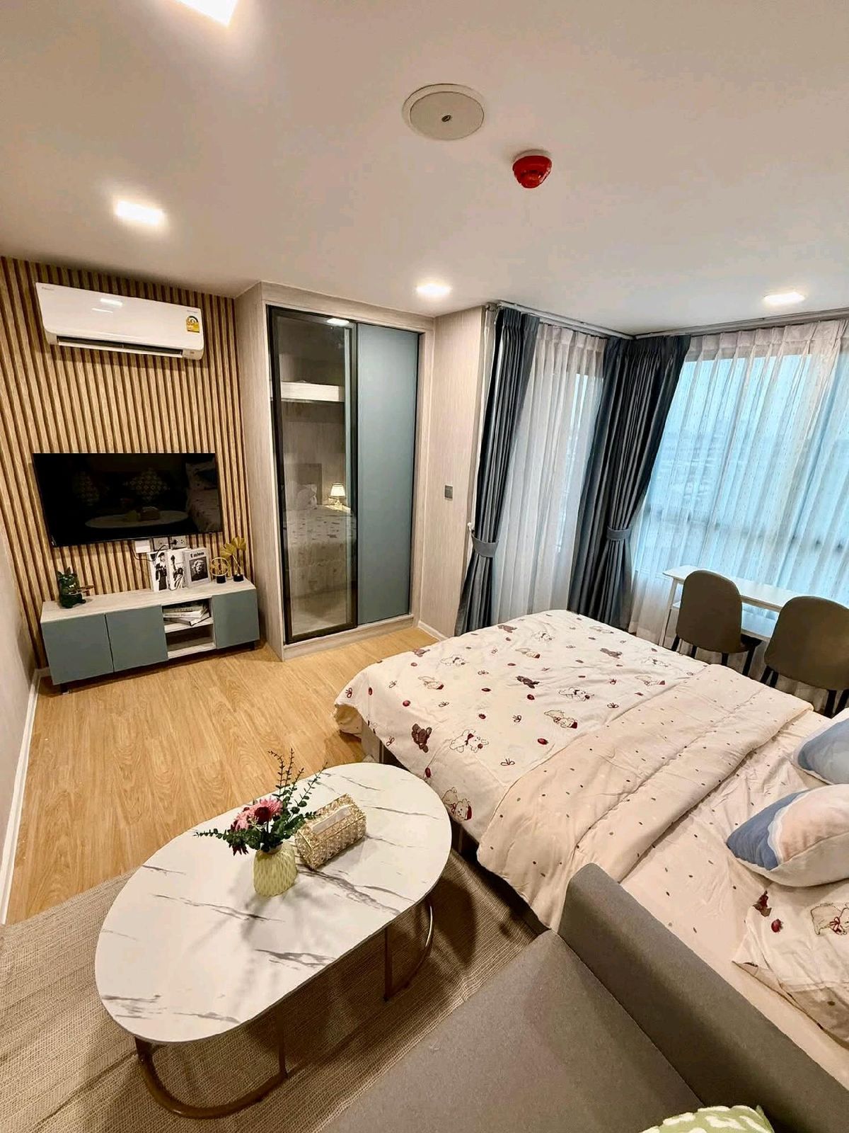 ให้เช่าคอนโดปทุมธานี รังสิต ธรรมศาสตร์ : ให้เช่า คอนโด Atmoz Kanaal รังสิต
ห้องใหม่ยังไม่เคยอยู่ 
พึ่งแต่งเสร็จวันนี้ ใหม่สวยสุดๆพร้อมเข้าอยู่
