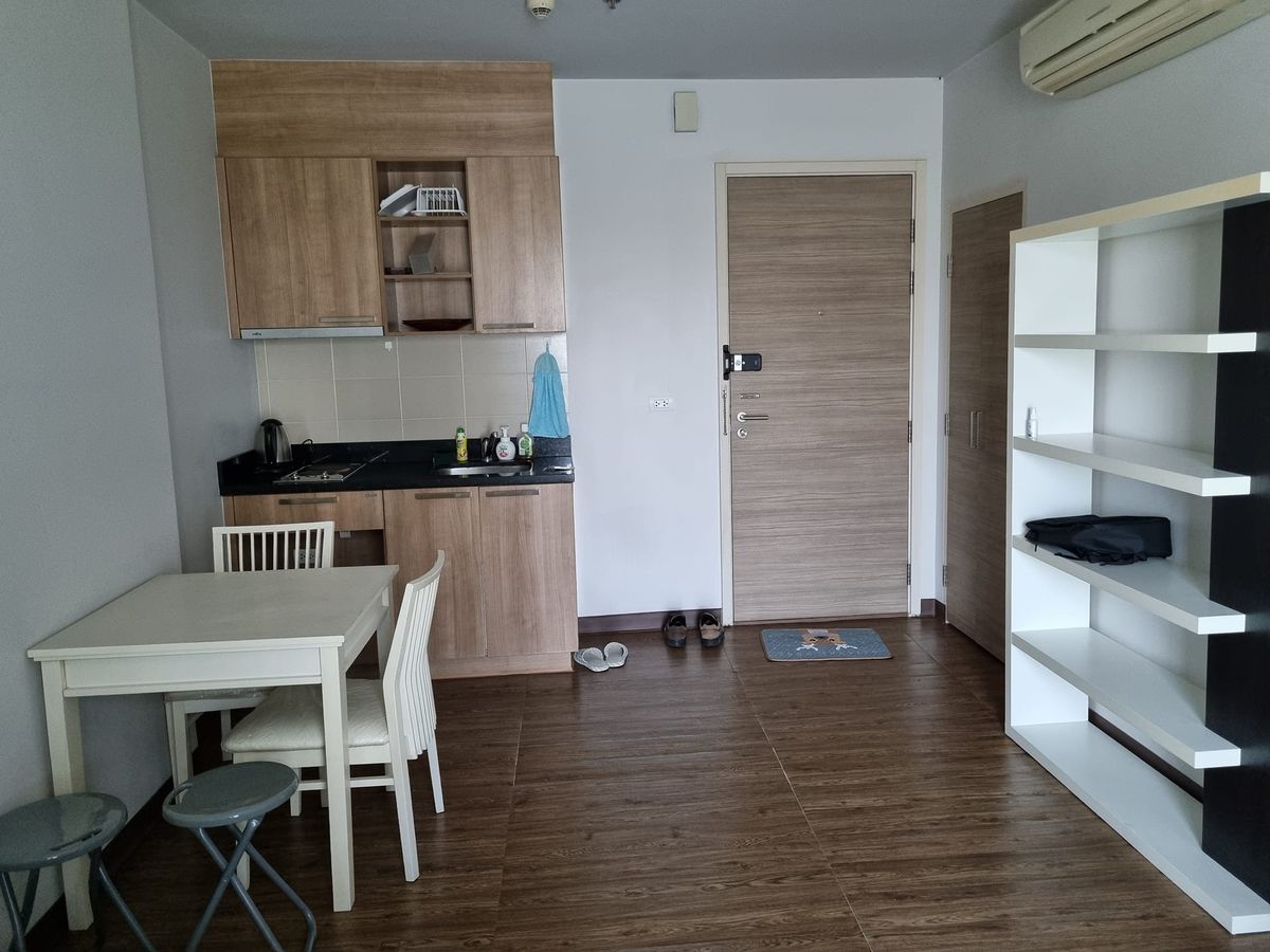 For SaleCondoWongwianyai, Charoennakor : SOM0819 asset code for sale Hive Taksin