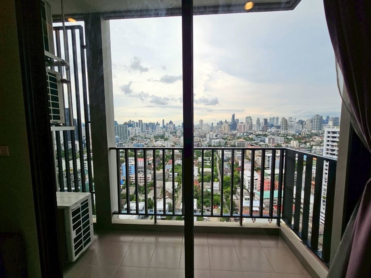 For SaleCondoRama9, Petchburi, RCA : ✨ Corner Unit 3-Bedroom at The Niche Pride Thonglor–Phetchaburi | High Floor with Unblocked City View | Fully Built-in & Ready to Move In | Prime Location on Main Road, Close to MRT Phetchaburi