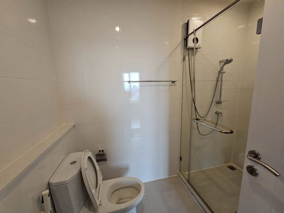 For SaleCondoRama9, Petchburi, RCA : ✨ Corner Unit 3-Bedroom at The Niche Pride Thonglor–Phetchaburi | High Floor with Unblocked City View | Fully Built-in & Ready to Move In | Prime Location on Main Road, Close to MRT Phetchaburi