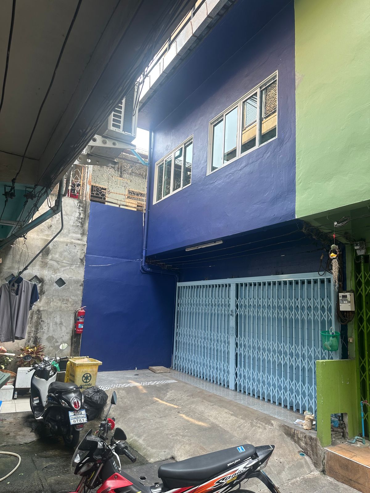 TownhomeSathorn, Narathiwat : Rent/sell - 4 -story commercial building (owner selling by themselves), including 3 bedrooms, 2 bathrooms, renovated on March 30, 2025