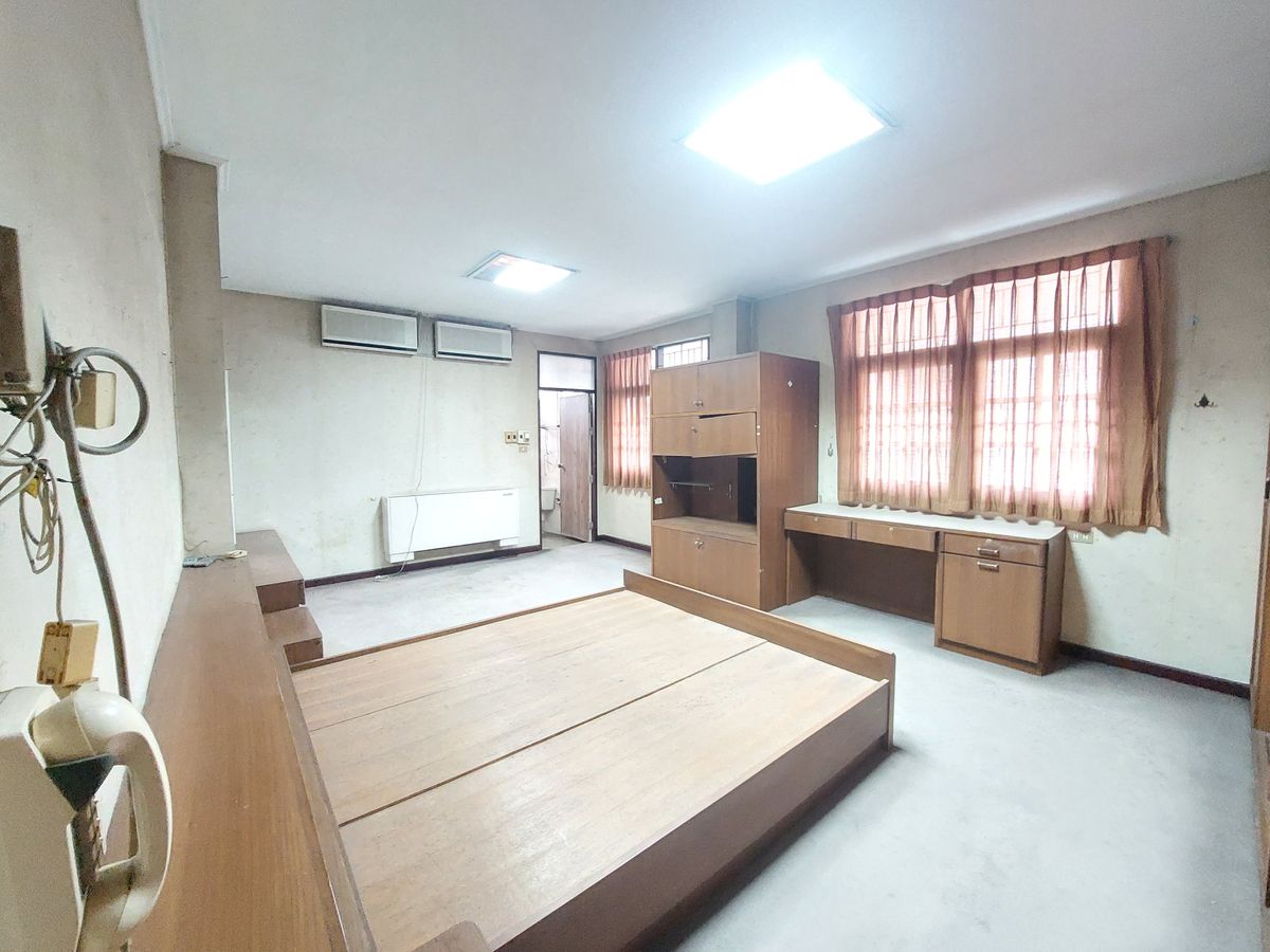 ขายบ้านพระราม 3 สาธุประดิษฐ์ : 📍ใครกำลังมองหาบ้านย่านสาธุประดิษฐ์...หลังนี้คือ Rare Item ที่ต้องรีบคว้า‼️บ้านสาธุประดิษฐ์48 แค่ที่ดินก็คุ้มแล้ว