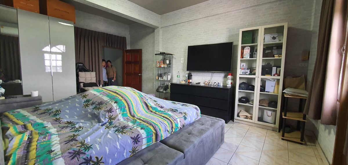 For SaleShop HouseOnnut, Udomsuk : Commercial building for sale-2 booths on Soi Udom Suk, Sukhumvit 103, Bang Na, good location near Bangkok Bank