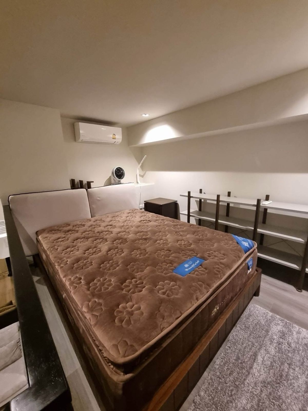 For RentCondoSapankwai,Jatujak : The Reserve PHOL-PRADIPAT Complete decorative room Ready to move. Near BTS, Saphan Khwai 500 meters. Interested.