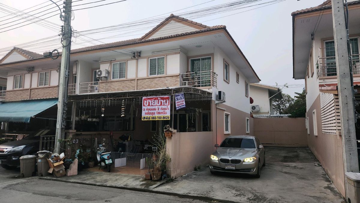 ขายทาวน์โฮมบางนา แบริ่ง ลาซาล : ขายทาวน์โฮมหลังมุม สุริยาเพลส บางนา (Suriya Place Bangna) 
บางนา กม 5 บางแก้ว บางพลี สมุทรปราการ 10540
