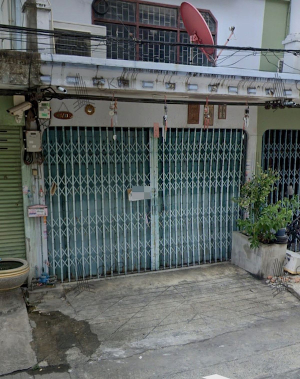 For SaleShop HouseRama 2, Bang Khun Thian : For sale: Commercial building in Soi Ekamai 32, good price, strong structure, fully extended, suitable for living, commercial use, small sewing factory.