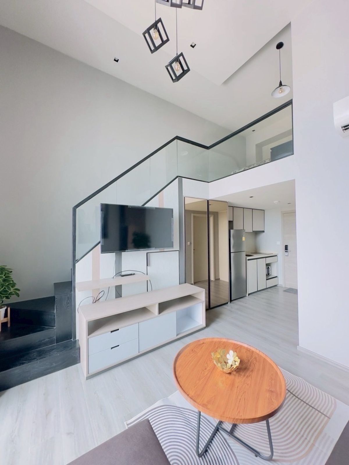 For RentCondoSapankwai,Jatujak : 🌟Rent The Reserve PHA- PHALPIPT 🛋️DUPLEX room near🚝 BTS Saphan Khwai  LINEOA: @Ladysai