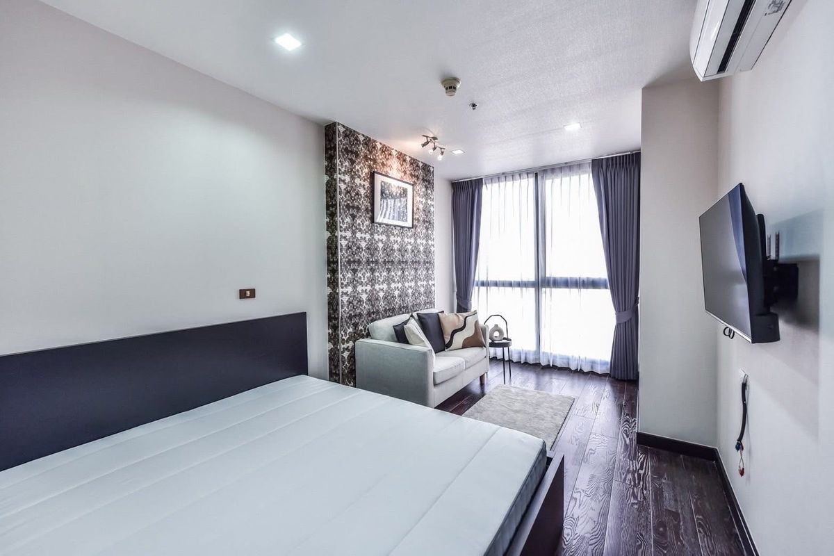 For RentCondoRatchathewi,Phayathai : Renting the Ideo Q Phaya Thai, full, ready to stay, convenient to access in many ways. Interested to say hello.