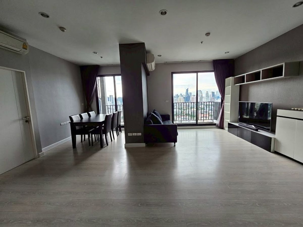 For SaleCondoRama9, Petchburi, RCA : ✨ Corner Unit 3-Bedroom at The Niche Pride Thonglor–Phetchaburi | High Floor with Unblocked City View | Fully Built-in & Ready to Move In | Prime Location on Main Road, Close to MRT Phetchaburi