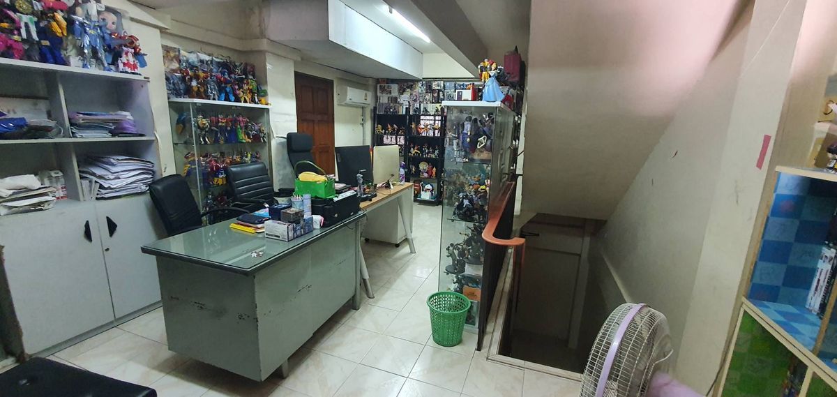For SaleShop HouseOnnut, Udomsuk : Commercial building for sale-2 booths on Soi Udom Suk, Sukhumvit 103, Bang Na, good location near Bangkok Bank