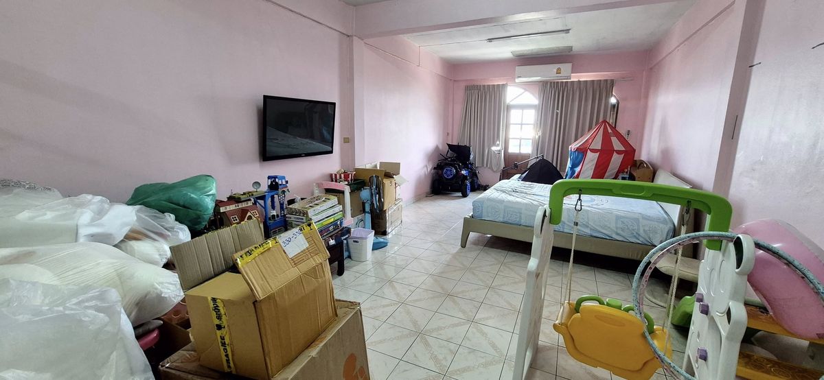 For SaleShop HouseOnnut, Udomsuk : Commercial building for sale-2 booths on Soi Udom Suk, Sukhumvit 103, Bang Na, good location near Bangkok Bank