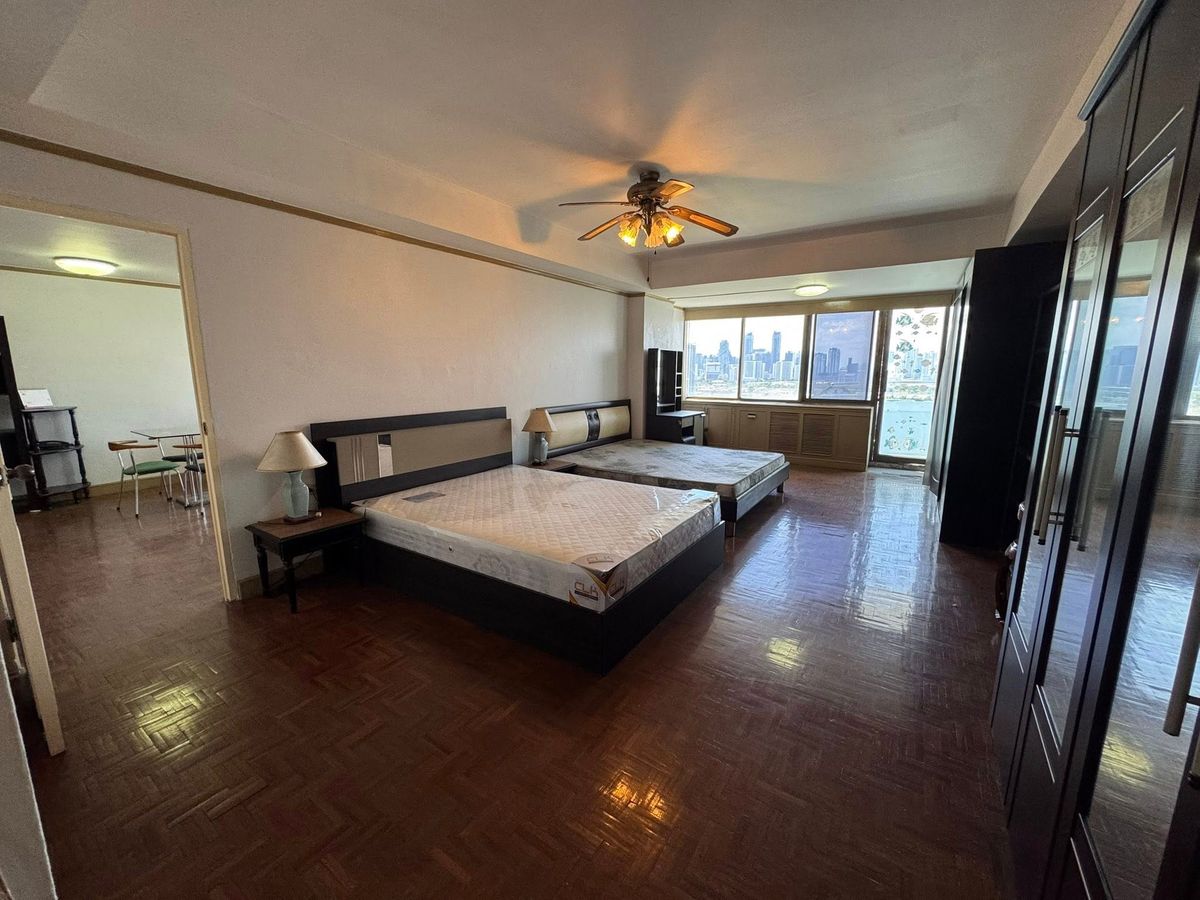 For SaleCondoRama9, Petchburi, RCA : Selling corner room 82 sq.m., Royal Nine Residence Rama 9, Soi 17 (S4809)