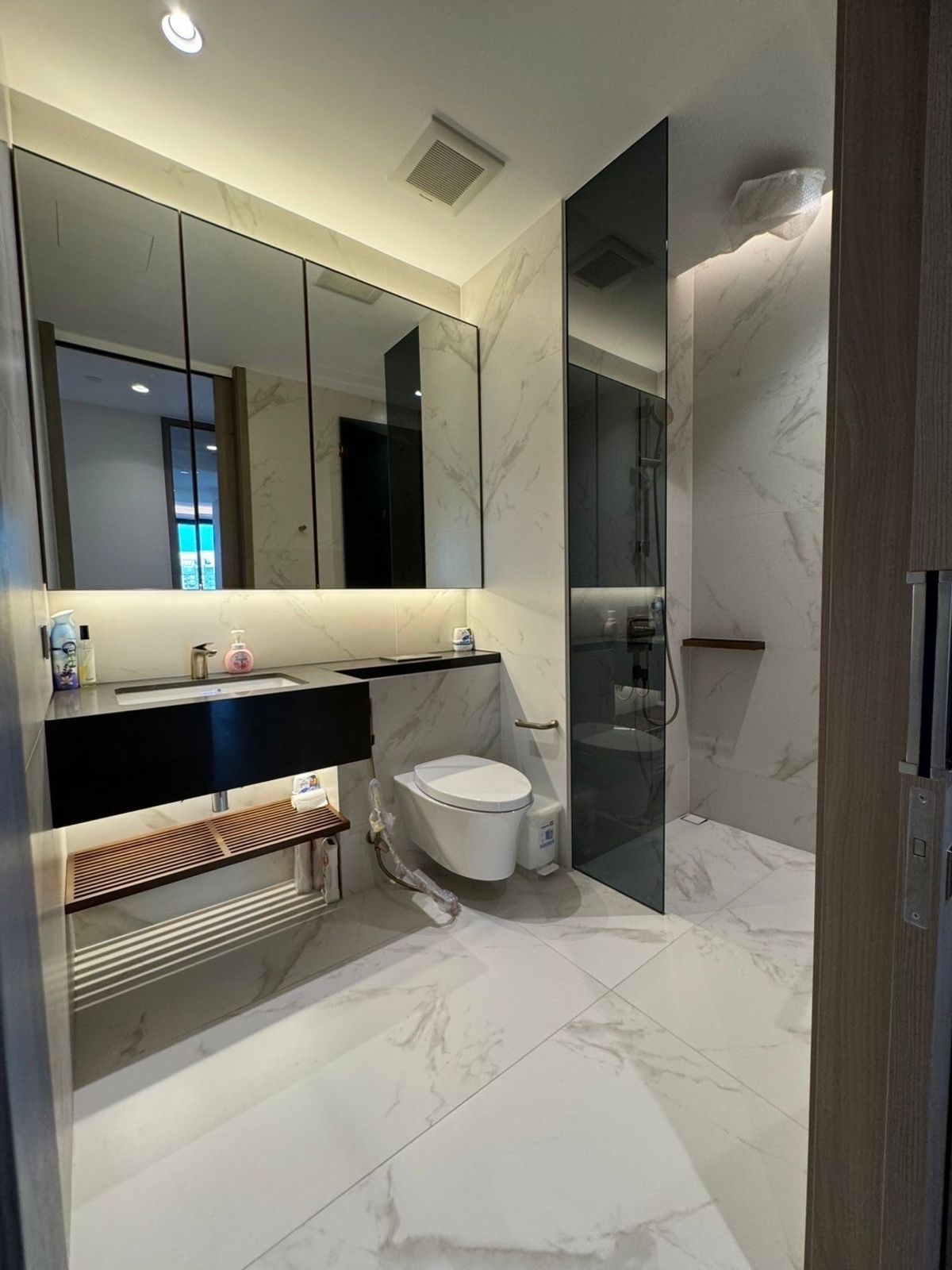 ขายคอนโดสุขุมวิท อโศก ทองหล่อ : คอนโด The Estelle Phrom Phong เดินทางสะดวก ใกล้รถไฟฟ้าบีทีเอส มีรถรับส่ง พร้อมขายด่วนๆๆ!!