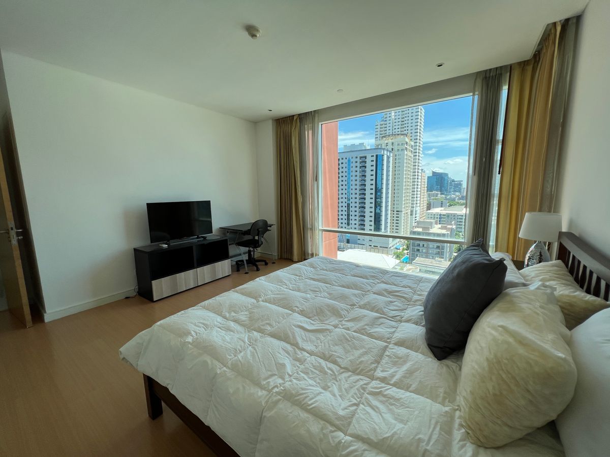ขายคอนโดสุขุมวิท อโศก ทองหล่อ : 🏢 ขายคอนโดพร้อมผู้เช่า Fullerton Sukhumvit | รายรับต่อเนื่อง 💸 เหมาะสำหรับนักลงทุนมือโปร 📊 แต่งครบพร้อมอยู่ 🛋️ ทำเลใจกลางสุขุมวิท 📍 ใกล้ BTS เอกมัย 🚆
