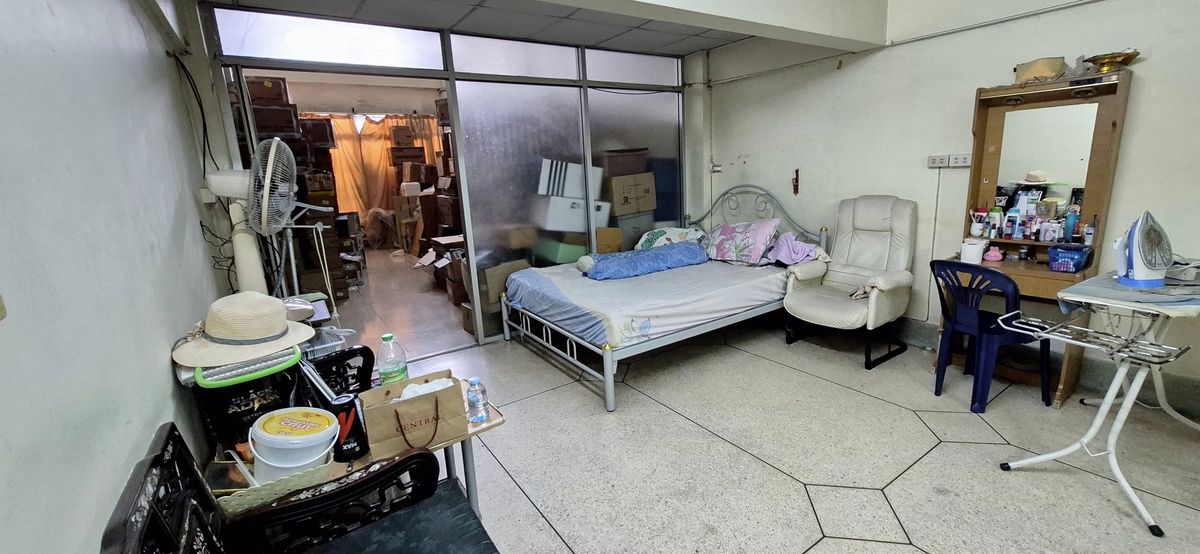 For SaleShop HouseOnnut, Udomsuk : Commercial building for sale-2 booths on Soi Udom Suk, Sukhumvit 103, Bang Na, good location near Bangkok Bank