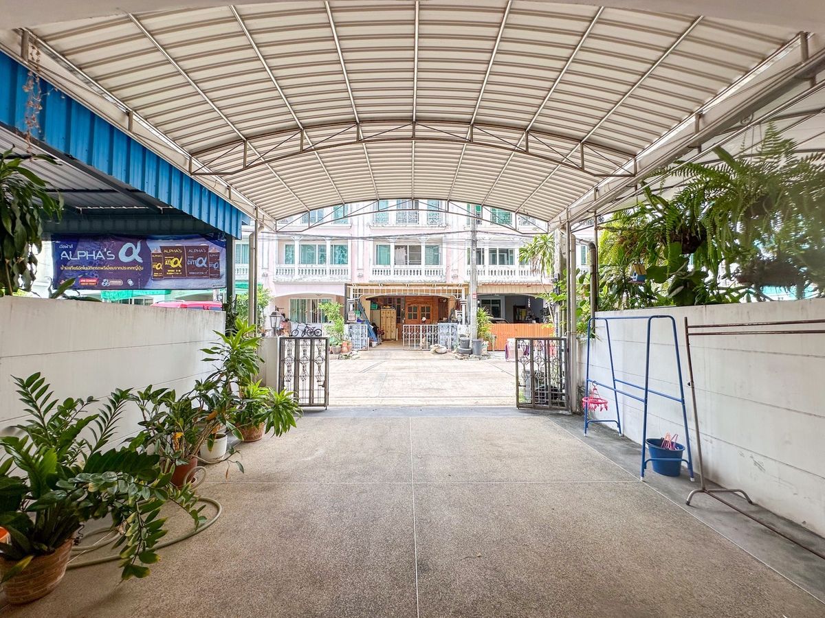 For SaleTownhomePattanakan, Srinakarin : ✨🏡 Do not pay for the rent! Is the owner of a 3 -story townhome near Suan Luang Rama 9! De Si Siam Suan Luang Rama IX, comfortable installments, starting at 15, xxx, B./D. Salary 32,000 can be borrowed! 💸