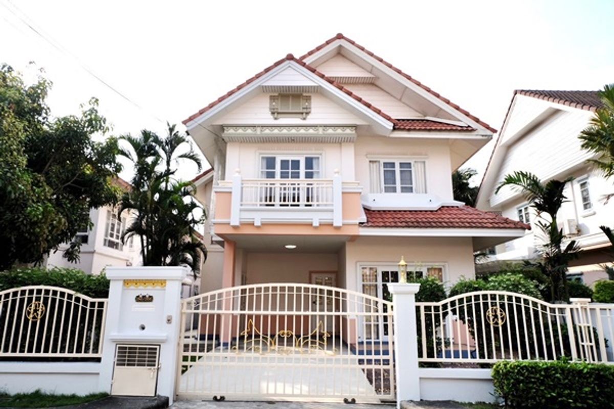 ให้เช่าบ้านมีนบุรี-ร่มเกล้า : ใกล้ RIS/ Heathfield, ให้เช่า บ้านเดี่ยว 2 ชั้น พาร์คเวย์ ชาเล่ต์ รามคำแหง 190/1 มีนบุรี ไม่รับสัตว์เลี้ยง (PARKWAY CHALET Ramkhamhaeng)