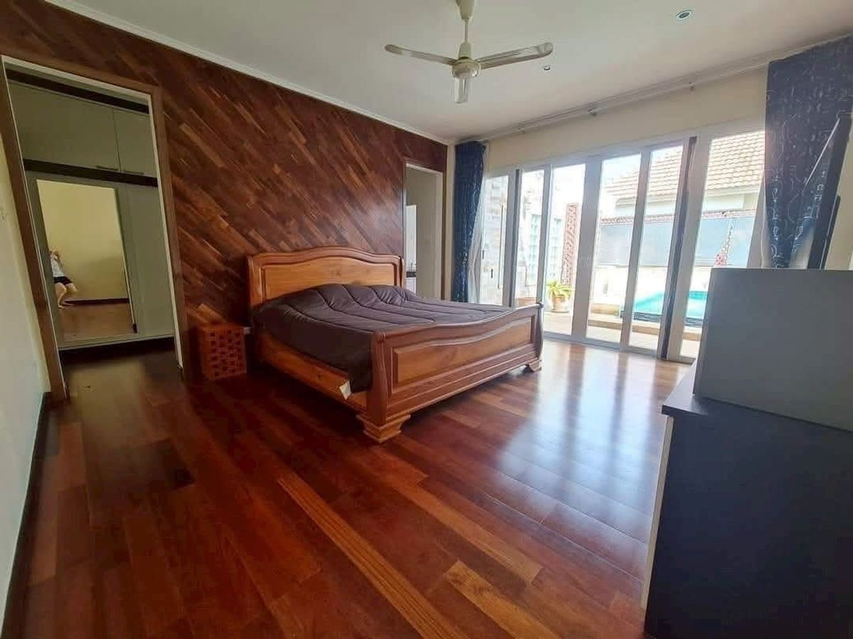 For RentHouseRayong : For Rent (For Rent), classic luxury house with a swimming pool Sinthawa Village, Ban Chang Rayong