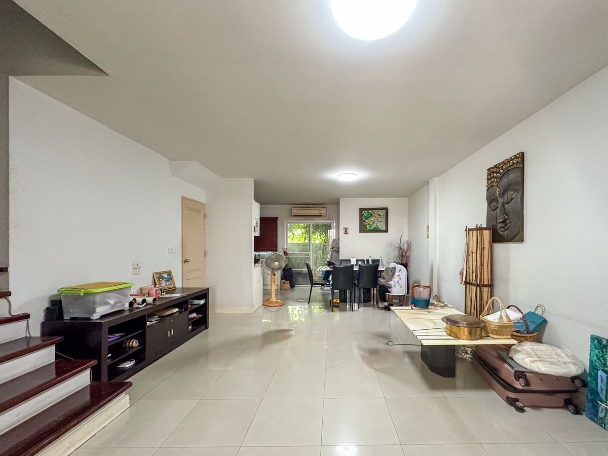 For SaleTownhomePattanakan, Srinakarin : ✨🏡 Do not pay for the rent! Is the owner of a 3 -story townhome near Suan Luang Rama 9! De Si Siam Suan Luang Rama IX, comfortable installments, starting at 15, xxx, B./D. Salary 32,000 can be borrowed! 💸