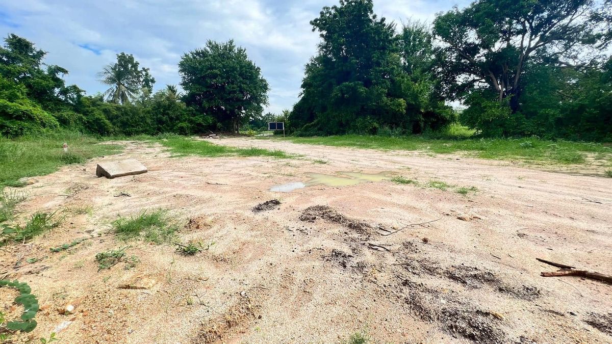 ขายที่ดินระยอง : ขายที่ดินเปล่า บ้านฉาง ระยอง ที่สวยใกล้สระเก็บน้ำ ในโครงการคุณภาพ โลเคชั่นดี เหมาะสำหรับปลูกบ้าน 