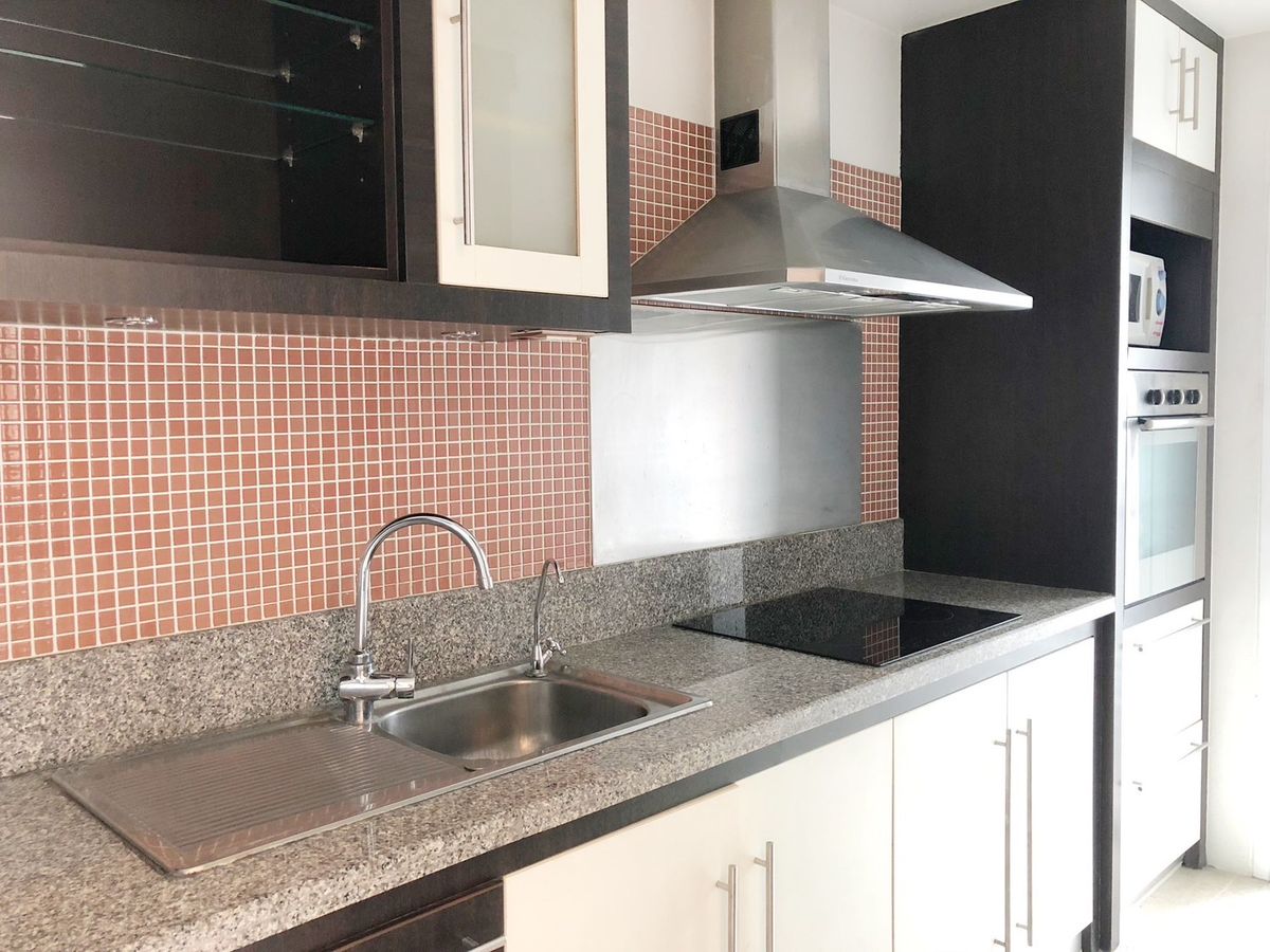 ขายคอนโดสุขุมวิท อโศก ทองหล่อ : For Sale: Condo at Avenue 61 (S15-7969)