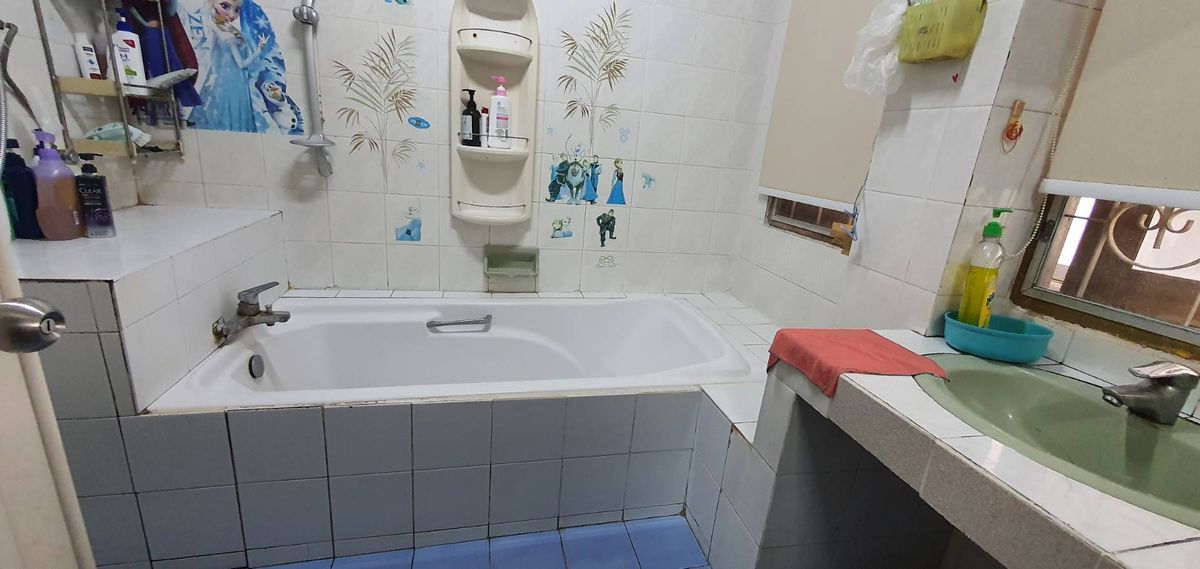 For SaleShop HouseOnnut, Udomsuk : Commercial building for sale-2 booths on Soi Udom Suk, Sukhumvit 103, Bang Na, good location near Bangkok Bank