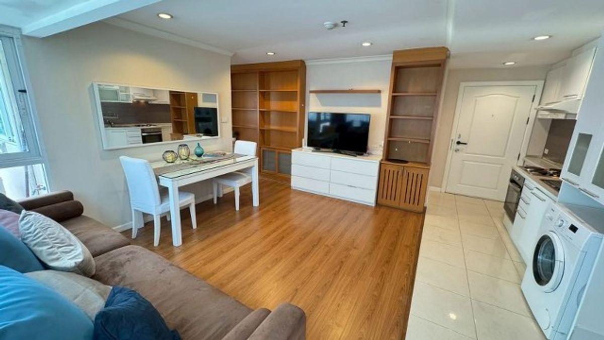For RentCondoSukhumvit, Asoke, Thonglor : Condo for rent, Grand Park View Asoke, size 100 sq.m., near Asoke junction, convenient to travel by BTS, Asoke MRT, Sukhumvit and MRT Phetchaburi, which is about 700 m.