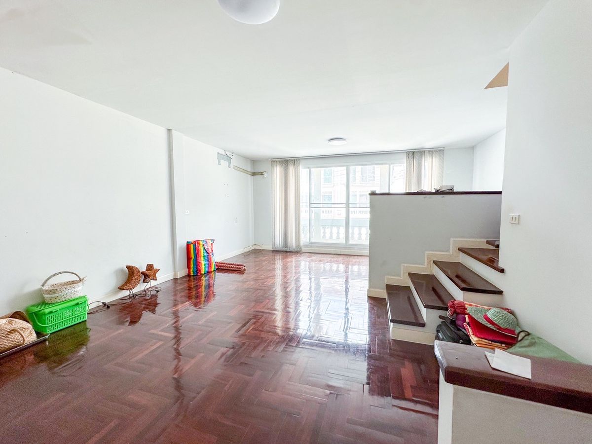 For SaleTownhomePattanakan, Srinakarin : ✨🏡 Do not pay for the rent! Is the owner of a 3 -story townhome near Suan Luang Rama 9! De Si Siam Suan Luang Rama IX, comfortable installments, starting at 15, xxx, B./D. Salary 32,000 can be borrowed! 💸