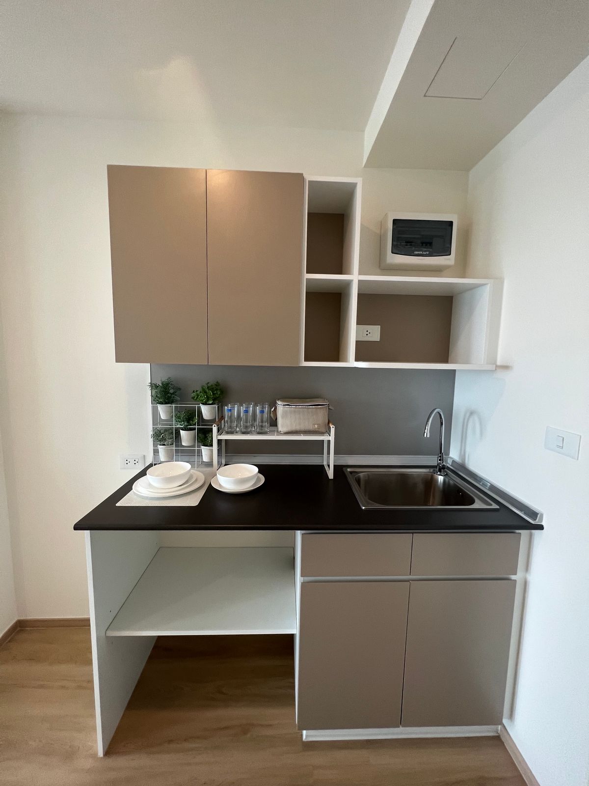 ขายคอนโดปิ่นเกล้า จรัญสนิทวงศ์ : ขายคอนโด ลุมพินี วิลล์ จรัญ-ไฟฉาย ใกล้ ศิริราช แต่งครบ พร้อมอยู่ ขนาด 25 ตรม. เดินทางสะดวก จรัญสนิทวงศ์, รพ.ศิริราช, บางพลัด, บรมราชชนนี, อรุณอัมรินทร์, ม.ธรรมศาสตร์, ม.ศิลปากร, เพชรเกษม, MRT จรัญฯ 13, 