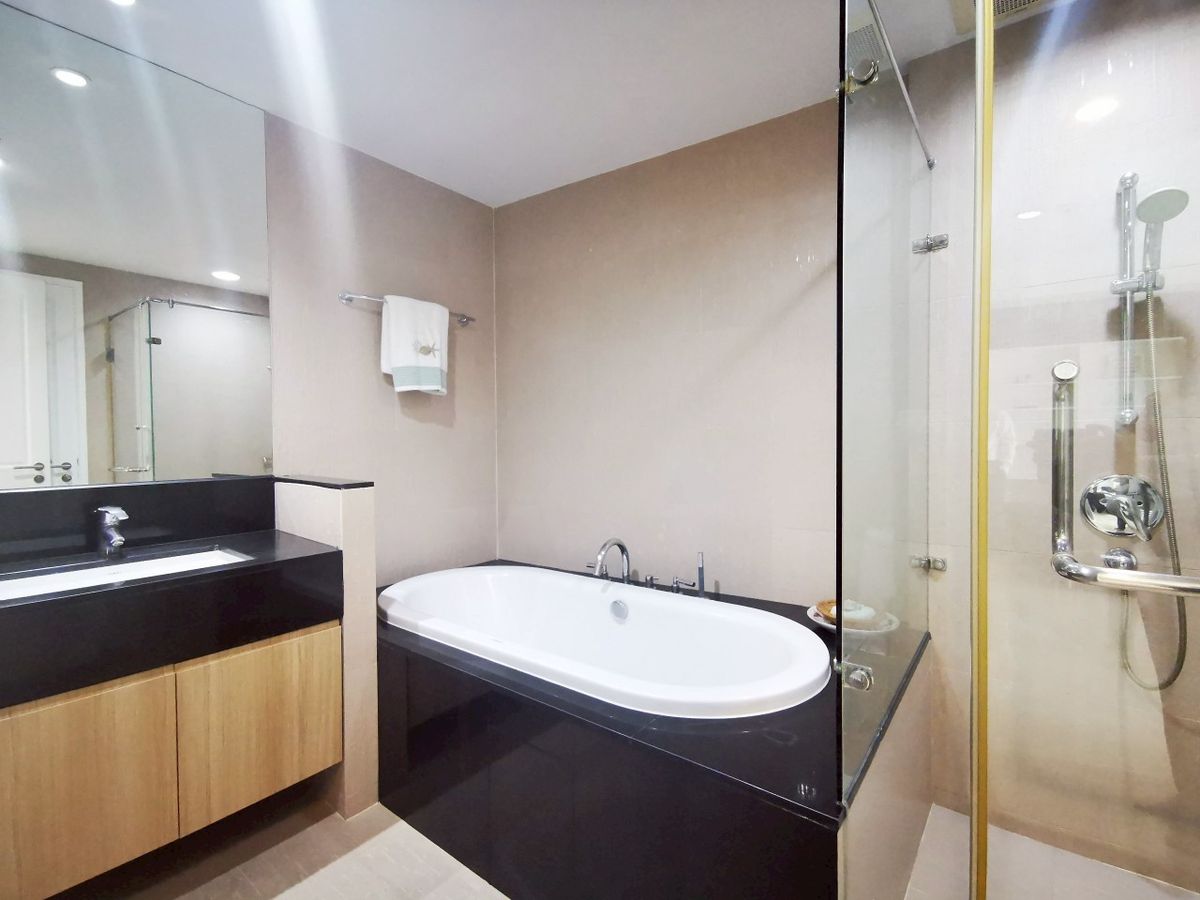 For SaleCondoWitthayu, Chidlom, Langsuan, Ploenchit : Condo for Sale Baan Rajprasong – CBD Location near BTS Ratchadamri 200m