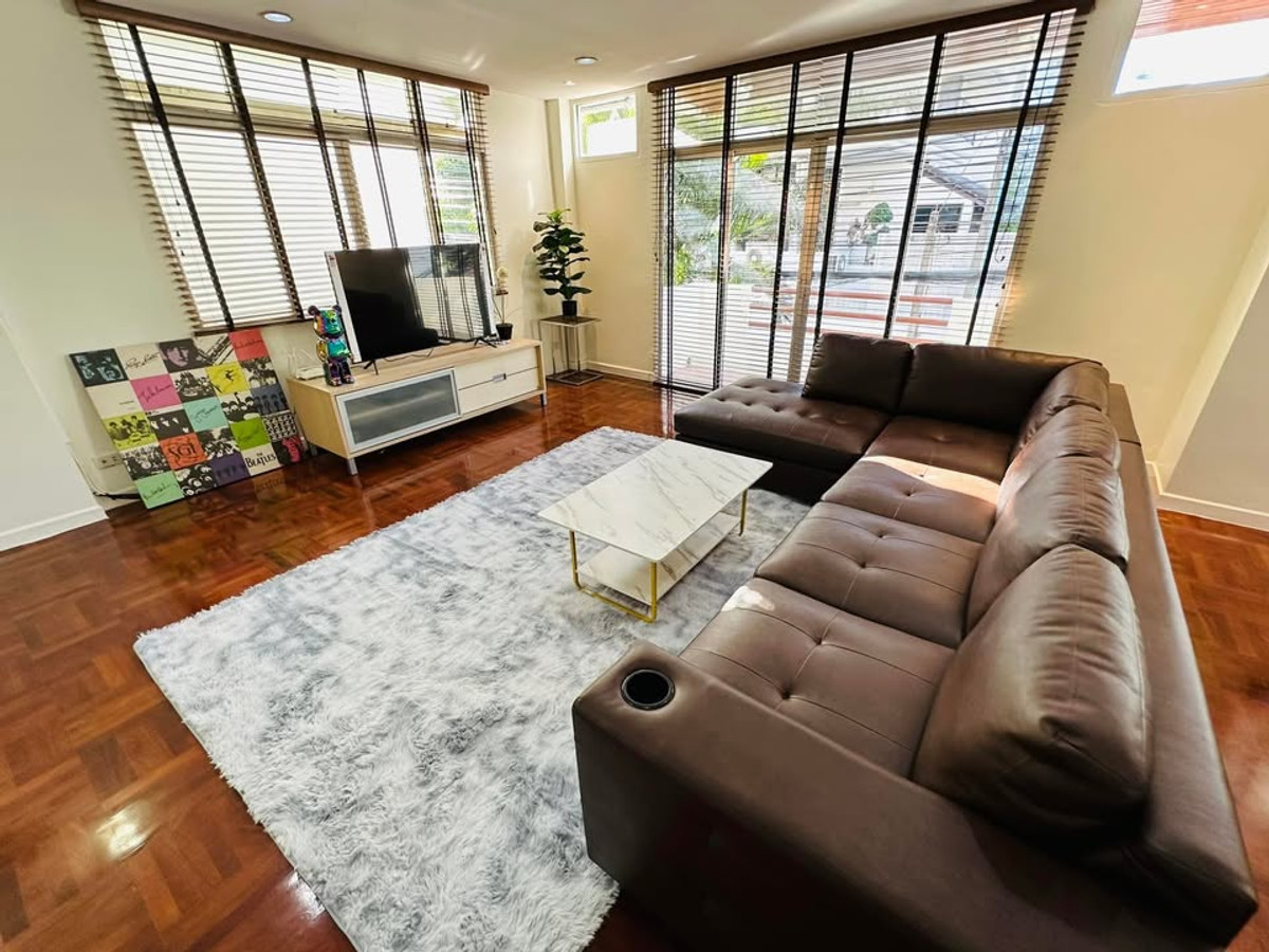 For RentTownhomeSukhumvit, Asoke, Thonglor : 🌟 For Rent: Luxury Townhome in the Heart of Sukhumvit 4 Bedrooms | Private Garden Area | Fully Furnished | Walkable to BTS Phrom Phong | Ready to Move In