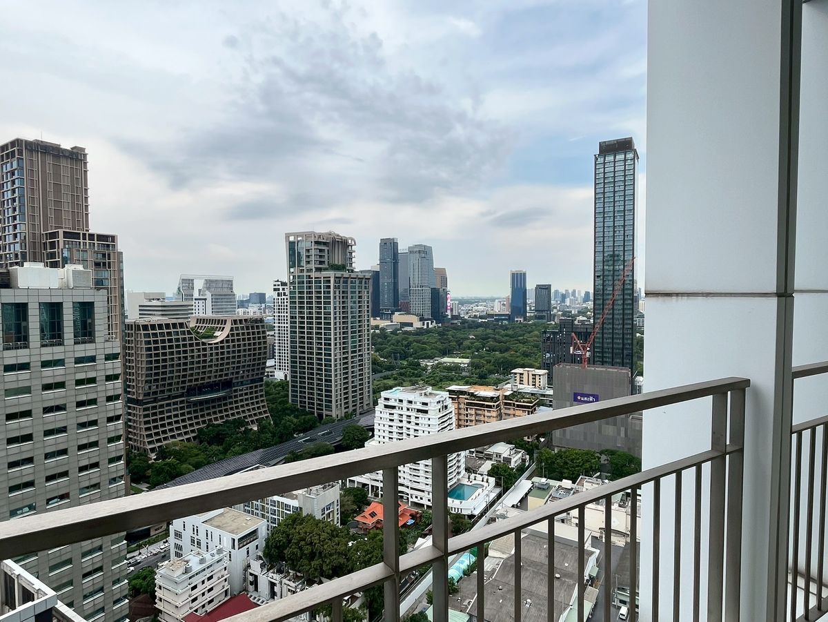 For SaleCondoWitthayu, Chidlom, Langsuan, Ploenchit : Condo for Sale Baan Rajprasong – CBD Location near BTS Ratchadamri 200m