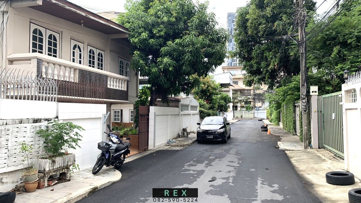 ขายบ้านสาทร นราธิวาส : ขาย บ้านเดี่ยว นราธิวาส สาทร เย็นอากาศ 2 ชั้น 4 ห้องนอน ใกล้ รถไฟฟ้า BTS ช่องนนทรี