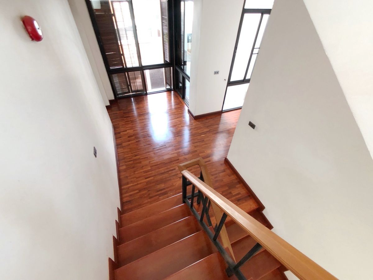 ให้เช่าสุขุมวิท อโศก ทองหล่อ : FOR RENT – Private Pool Villa in Sukhumvit 24 Phrom Phong Located in a secure compound.