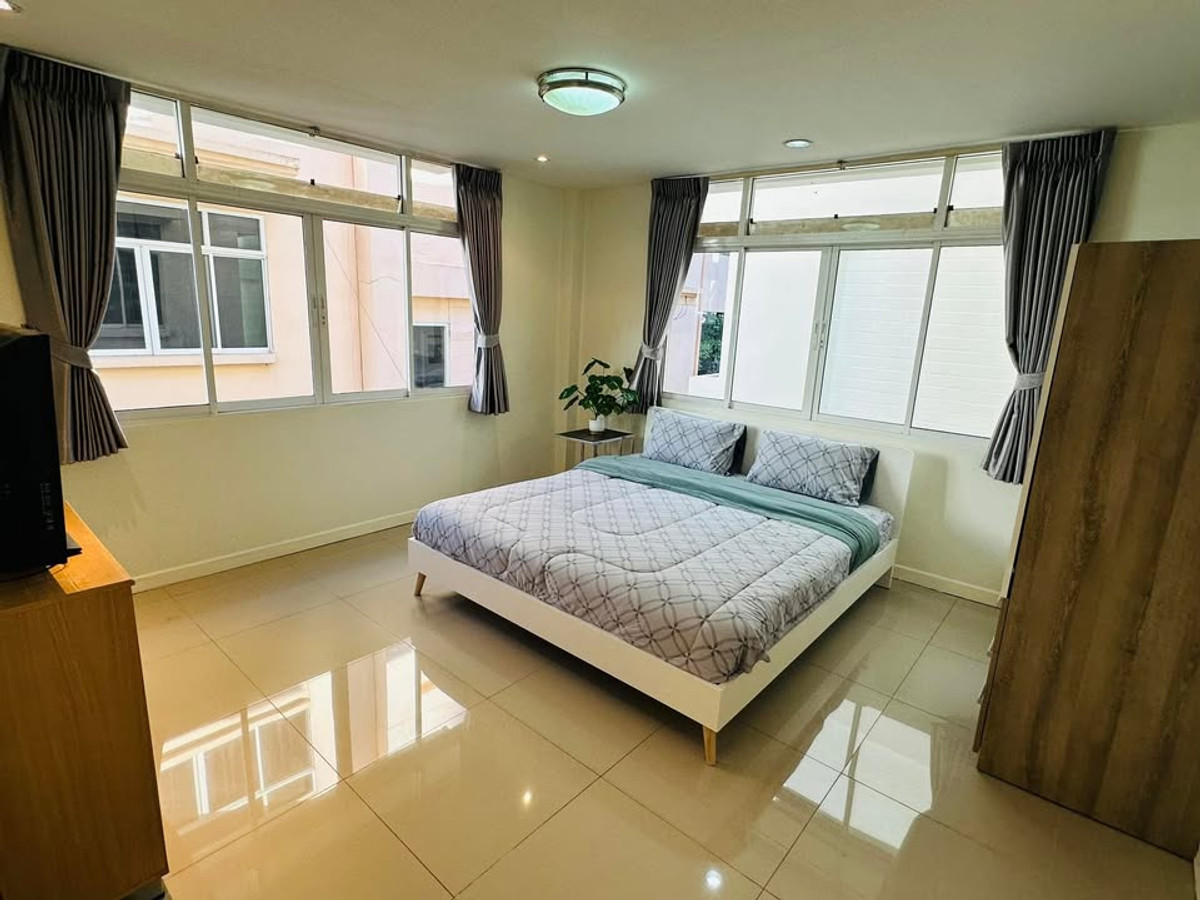For RentTownhomeSukhumvit, Asoke, Thonglor : 🌟 For Rent: Luxury Townhome in the Heart of Sukhumvit 4 Bedrooms | Private Garden Area | Fully Furnished | Walkable to BTS Phrom Phong | Ready to Move In
