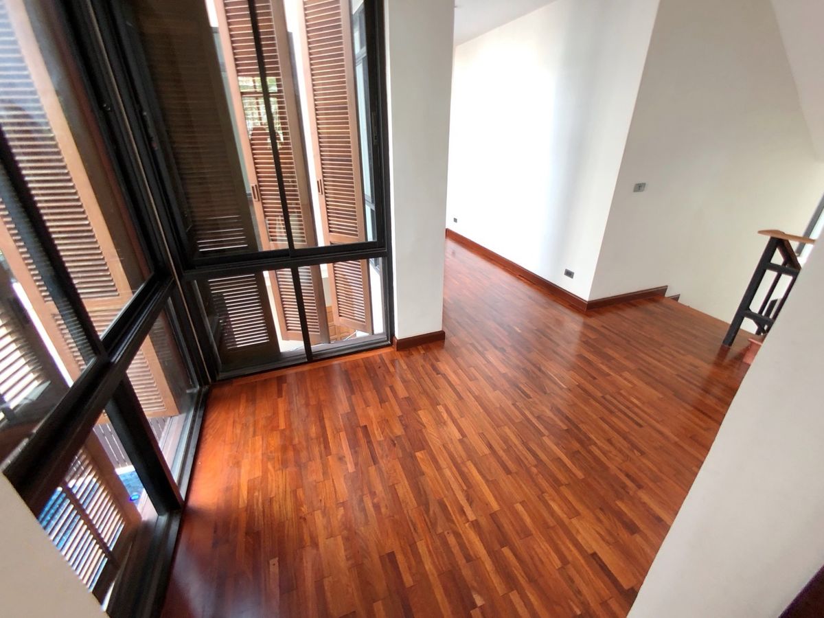 ให้เช่าสุขุมวิท อโศก ทองหล่อ : FOR RENT – Private Pool Villa in Sukhumvit 24 Phrom Phong Located in a secure compound.