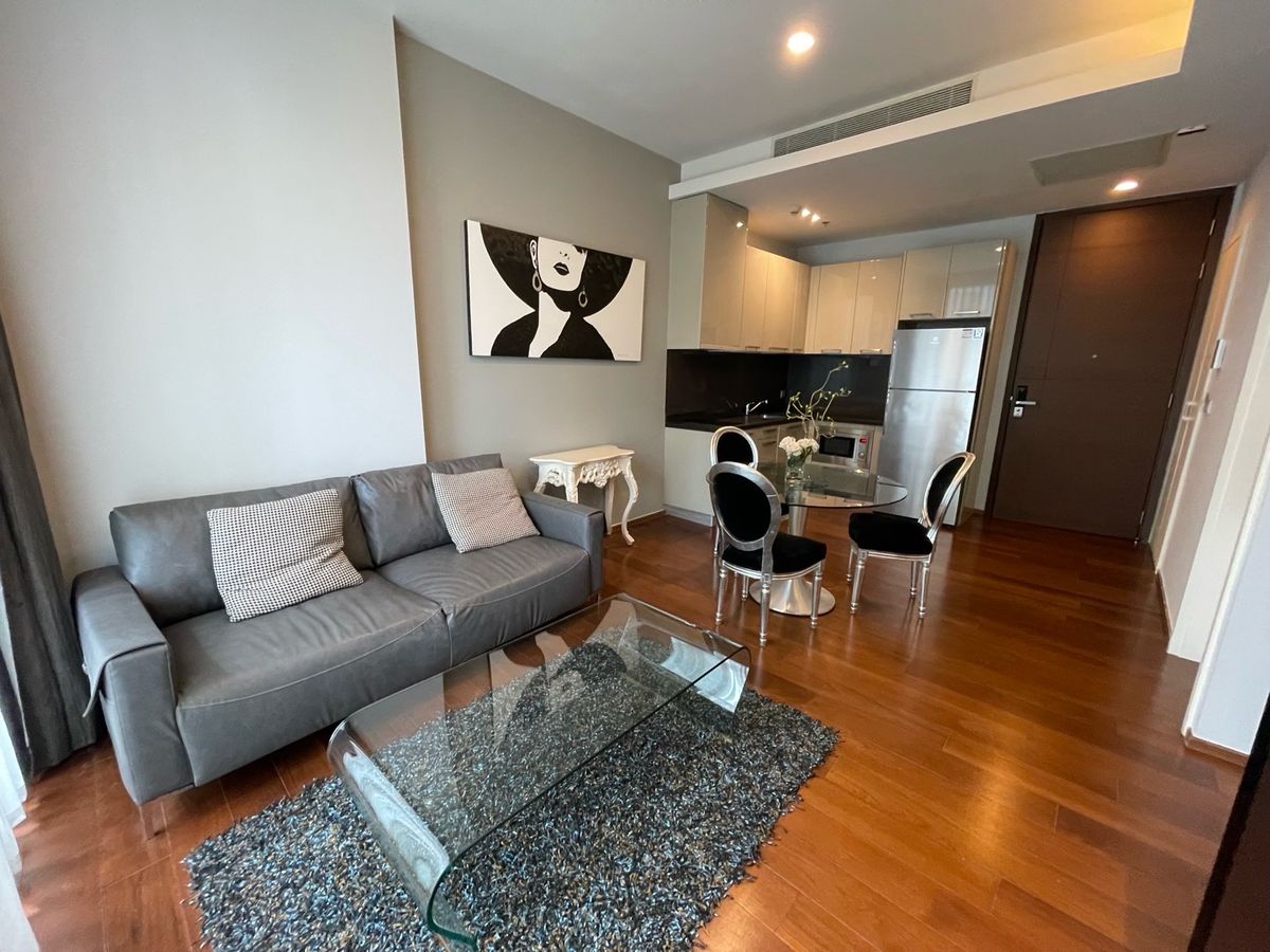 ให้เช่าคอนโดสุขุมวิท อโศก ทองหล่อ : 🔥Rent 1 BR at Quattro🔥54sqm Floor19🔥50,000/month 
