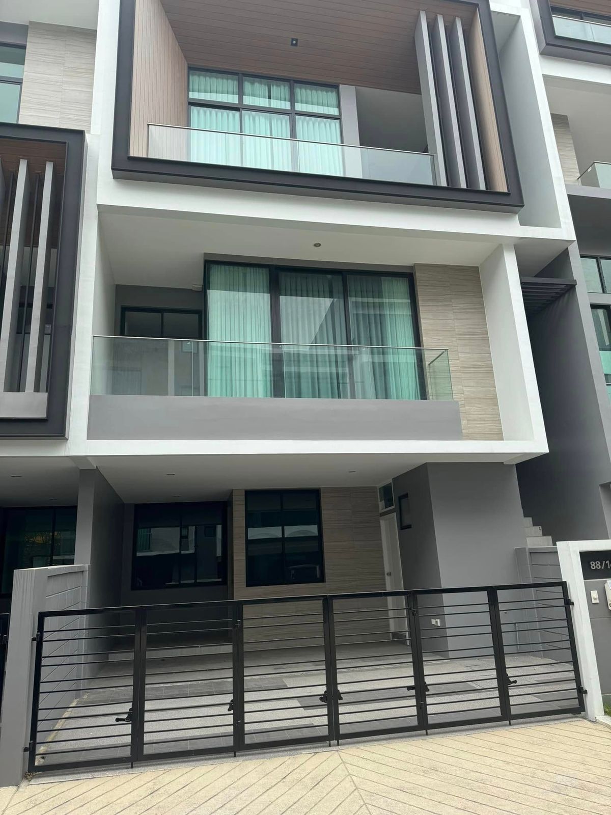 ขายทาวน์โฮมพัฒนาการ ศรีนครินทร์ : 🔥🔥Yield 7+% ขายถูกก!! 3b4b 13mb - Nirvana Define Srinakarin-Rama 9 📞Call 096 896 5953