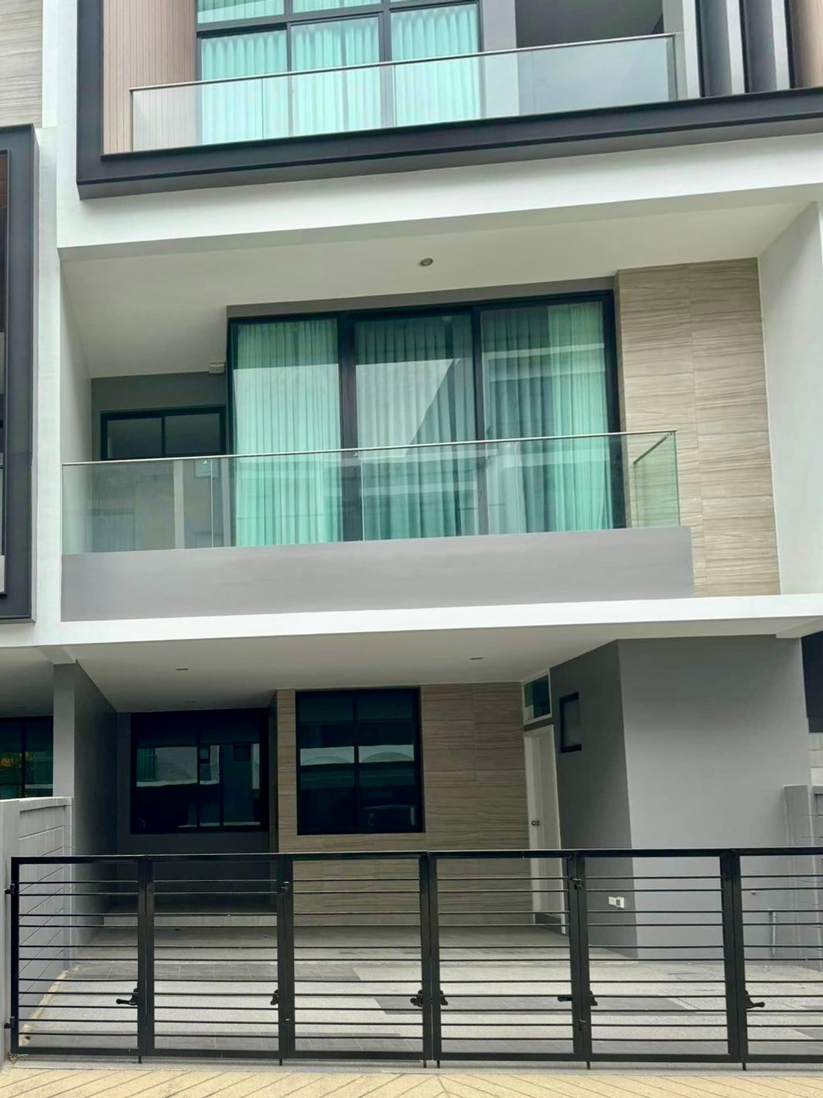 For SaleTownhomePattanakan, Srinakarin : 🔥🔥Yield 7+% Best price!! For Investor!! 3b4b 13mb - Nirvana Define Srinakarin-Rama 9 📞Call 090 919 9898