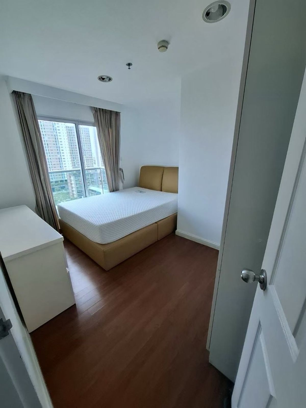 ให้เช่าคอนโดพระราม 9 เพชรบุรีตัดใหม่ RCA : For rent Grand Belle Rama 9 
3beds 2bath