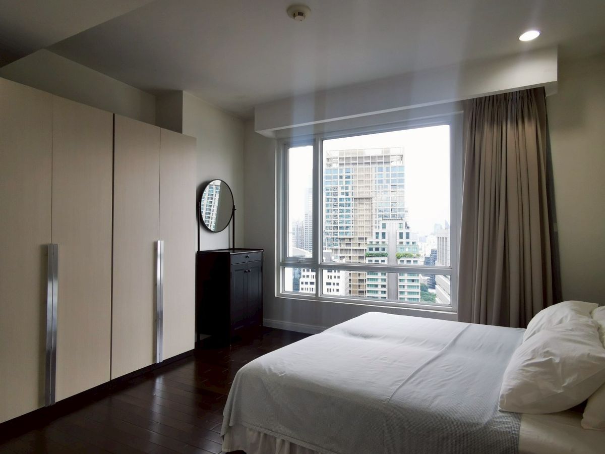 For SaleCondoWitthayu, Chidlom, Langsuan, Ploenchit : Condo for Sale Baan Rajprasong – CBD Location near BTS Ratchadamri 200m