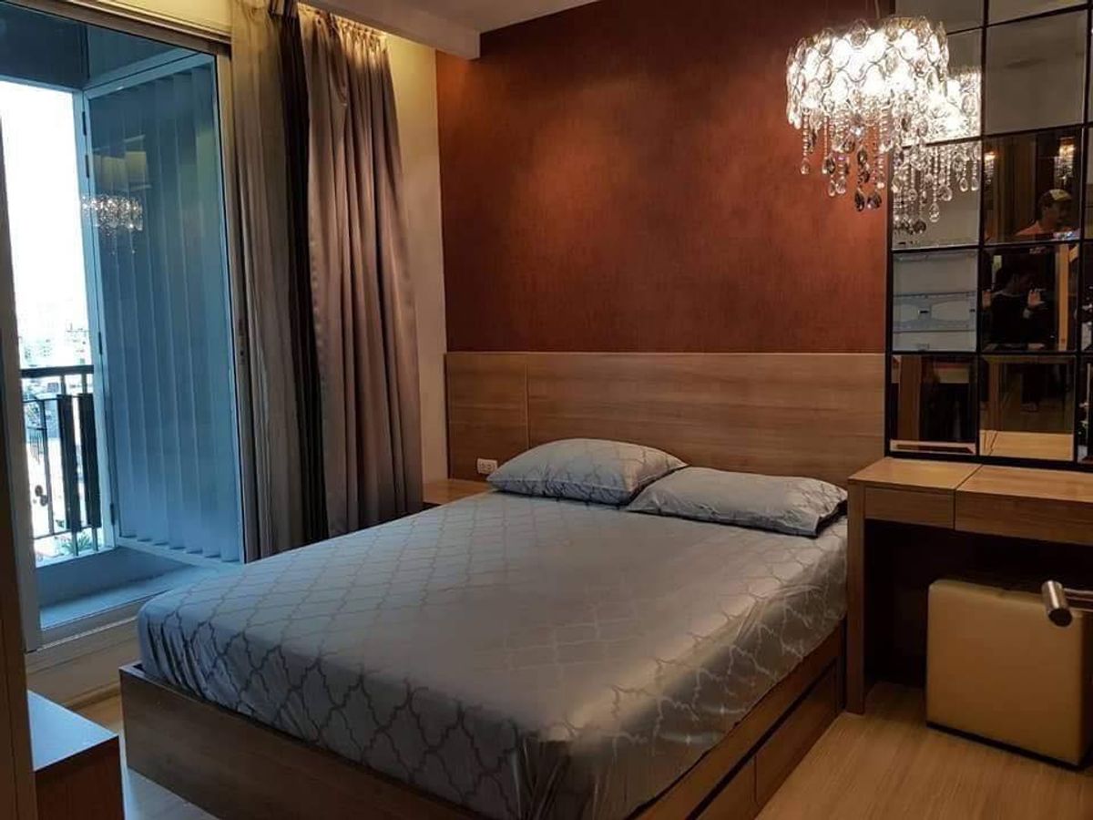 For RentCondoRatchadapisek, Huaikwang, Suttisan : Rhythm Huai Khwang Condo is convenient to travel near the BTS train. Ready to stay immediately