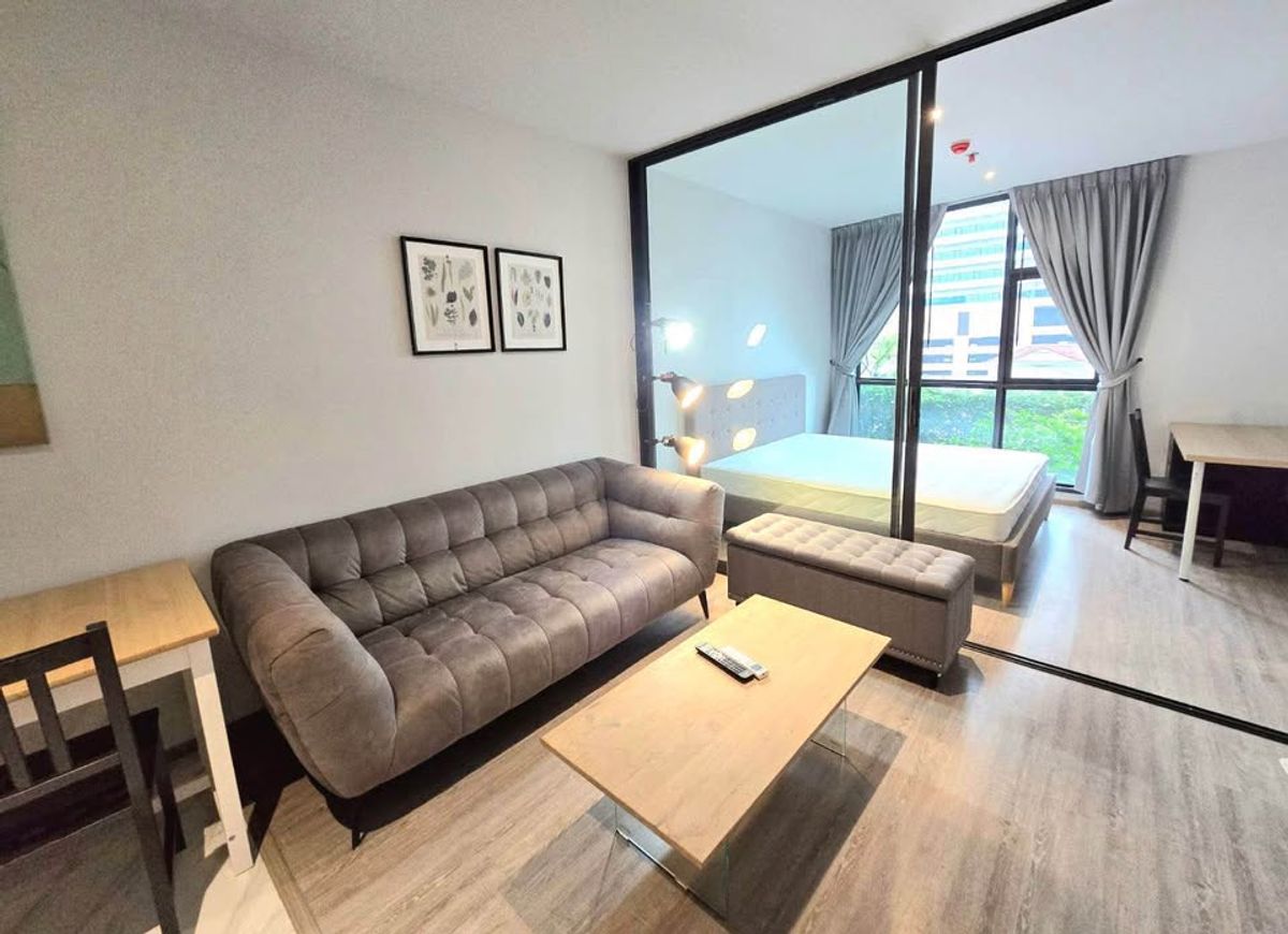 ให้เช่าคอนโดสุขุมวิท อโศก ทองหล่อ : 🎉🔥FOR RENT>> Rhythm Ekkamai 📢ห้อง 1 Bed วิว Pocket Garden ไม่ร้อน ลมเย็นสบาย ชั้น 8 ห้องตกแต่งใหม่ เฟอร์นิเจอร์อิเกียเครื่องใช้ไฟฟ้าครบ ใกล้ BTS เอกมัย #LV-MO2027